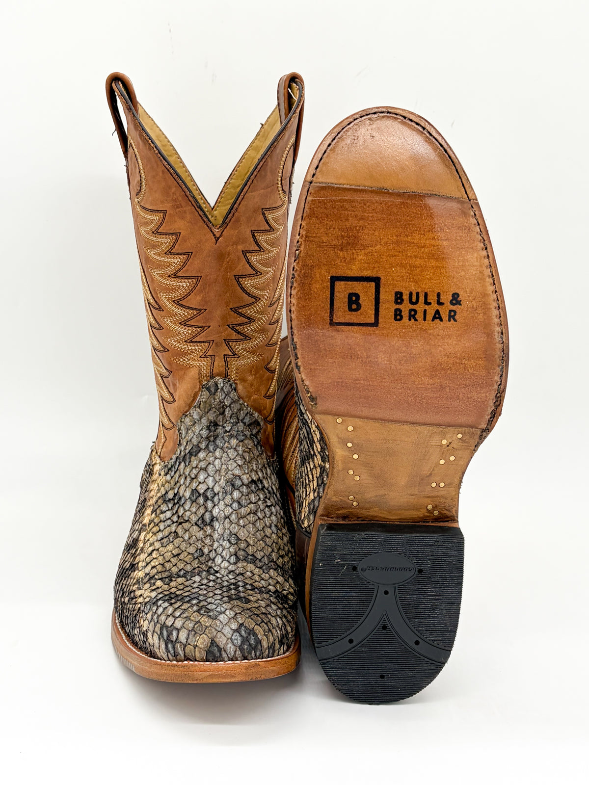 Alligator moccasin roper