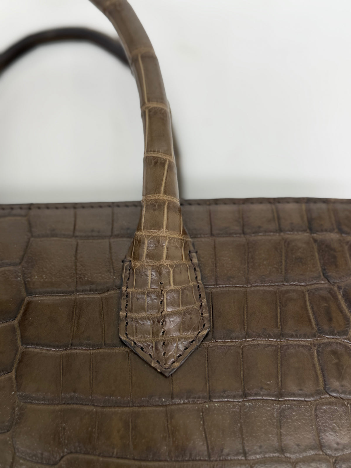 Alligator Market Tote - Olive