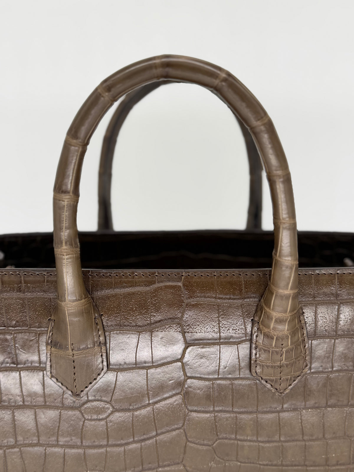 Alligator Market Tote - Olive